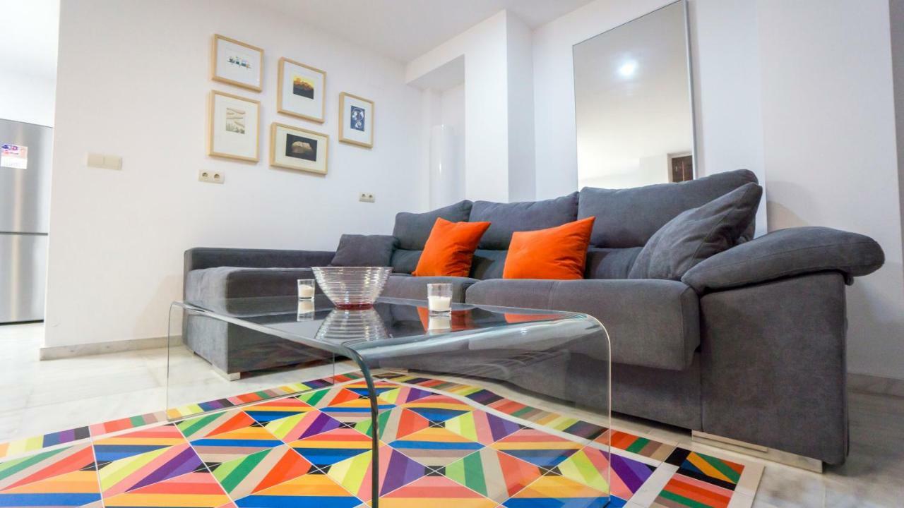 Rentalsevilla Espacioso Duplex En La Puerta Real Buitenkant foto