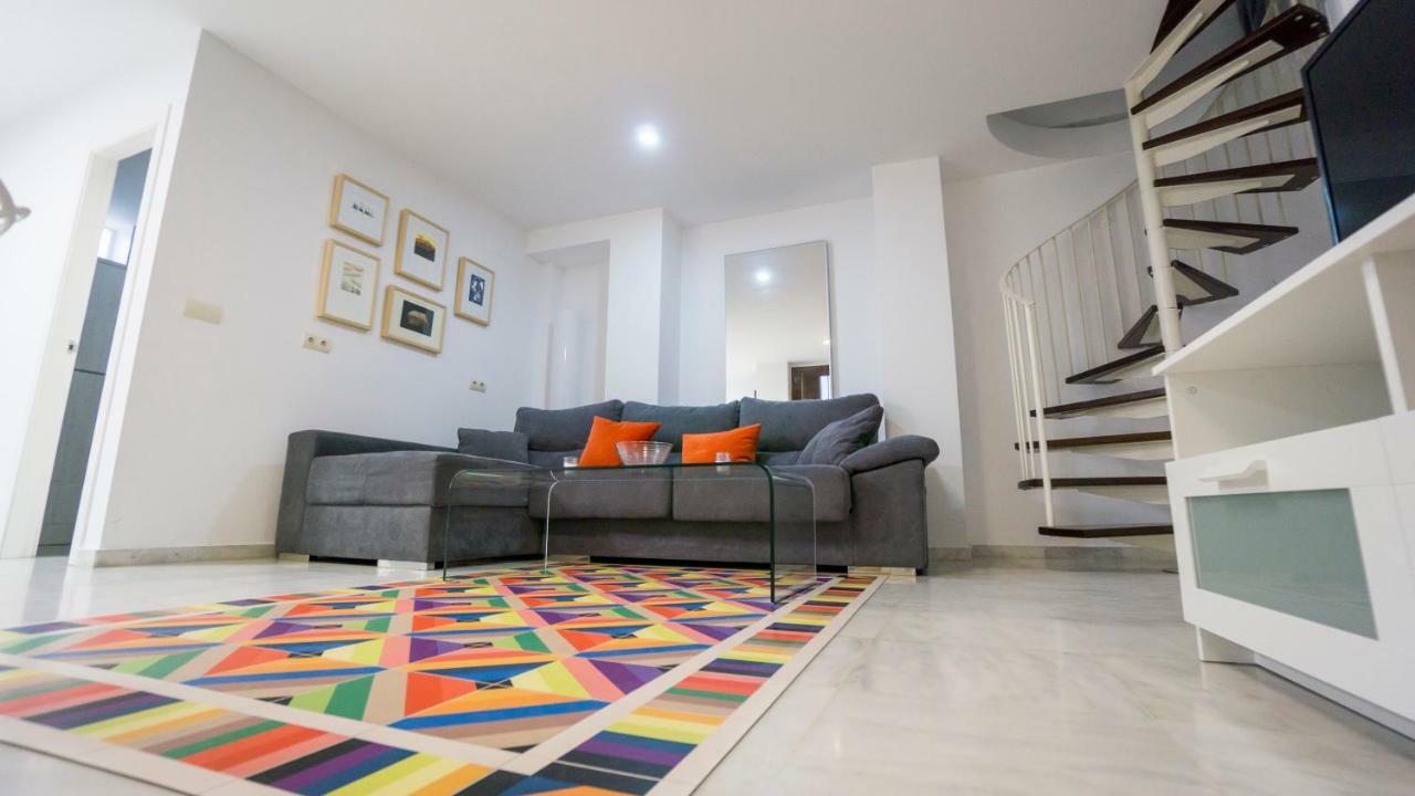 Rentalsevilla Espacioso Duplex En La Puerta Real Buitenkant foto