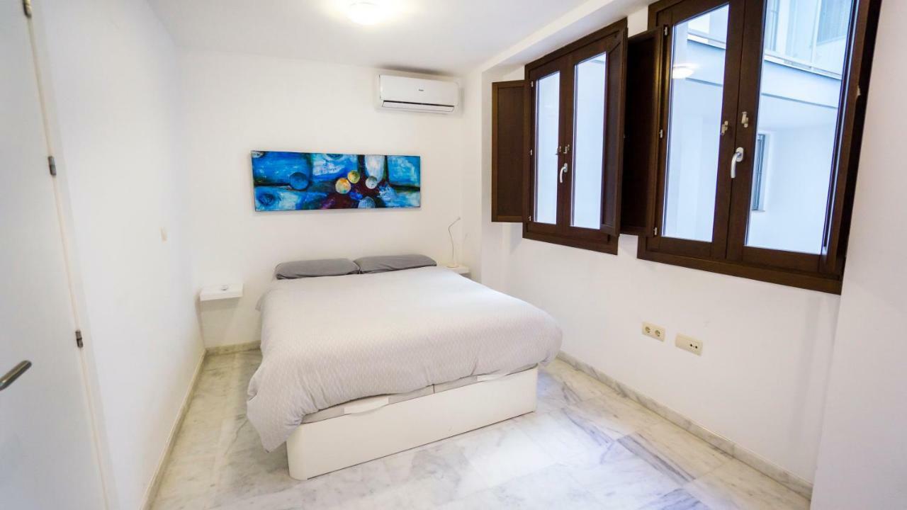 Rentalsevilla Espacioso Duplex En La Puerta Real Buitenkant foto